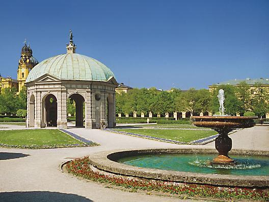 Deutsches Theater Stadtzentrum 4*